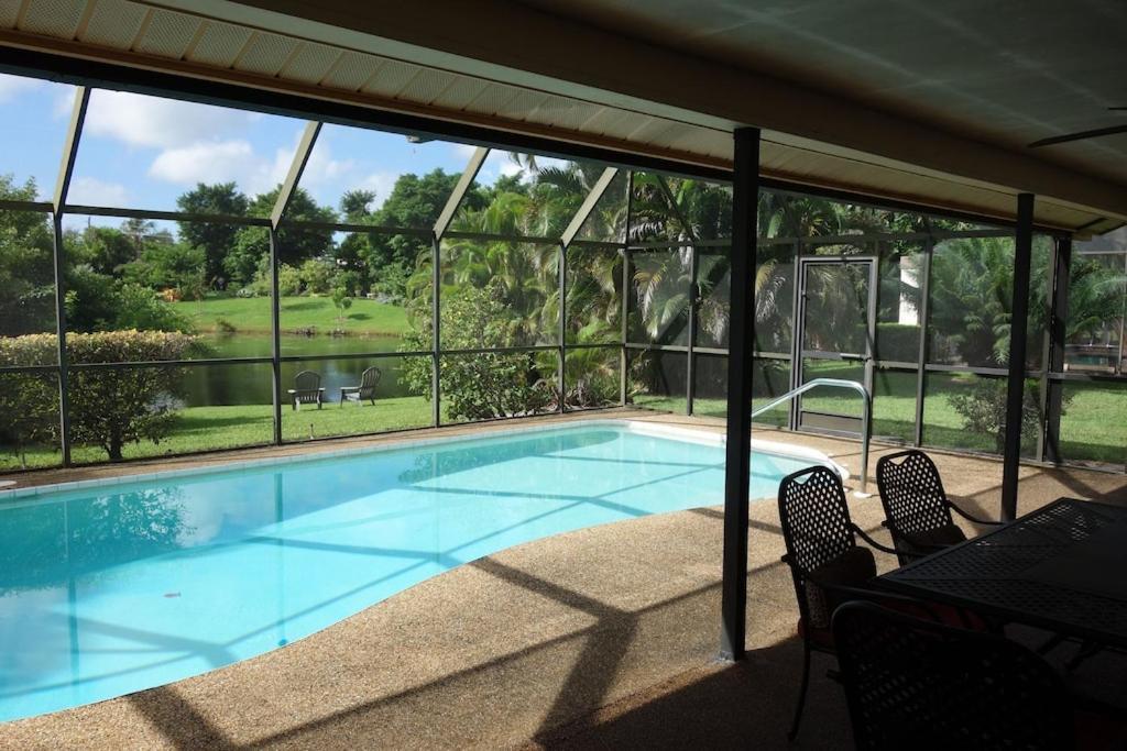 Pool Home With A New Sparkling Pool, Close To Beach, Lovely Lake View เนเปิลส์ ภายนอก รูปภาพ