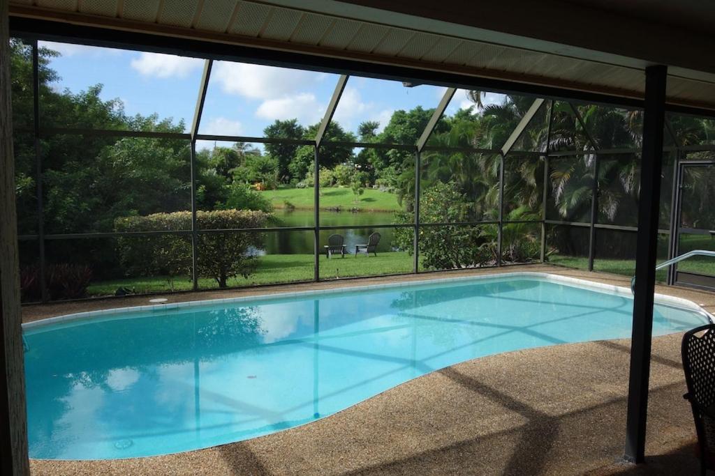 Pool Home With A New Sparkling Pool, Close To Beach, Lovely Lake View เนเปิลส์ ภายนอก รูปภาพ