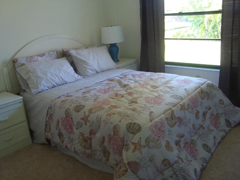 Pool Home With A New Sparkling Pool, Close To Beach, Lovely Lake View เนเปิลส์ ภายนอก รูปภาพ