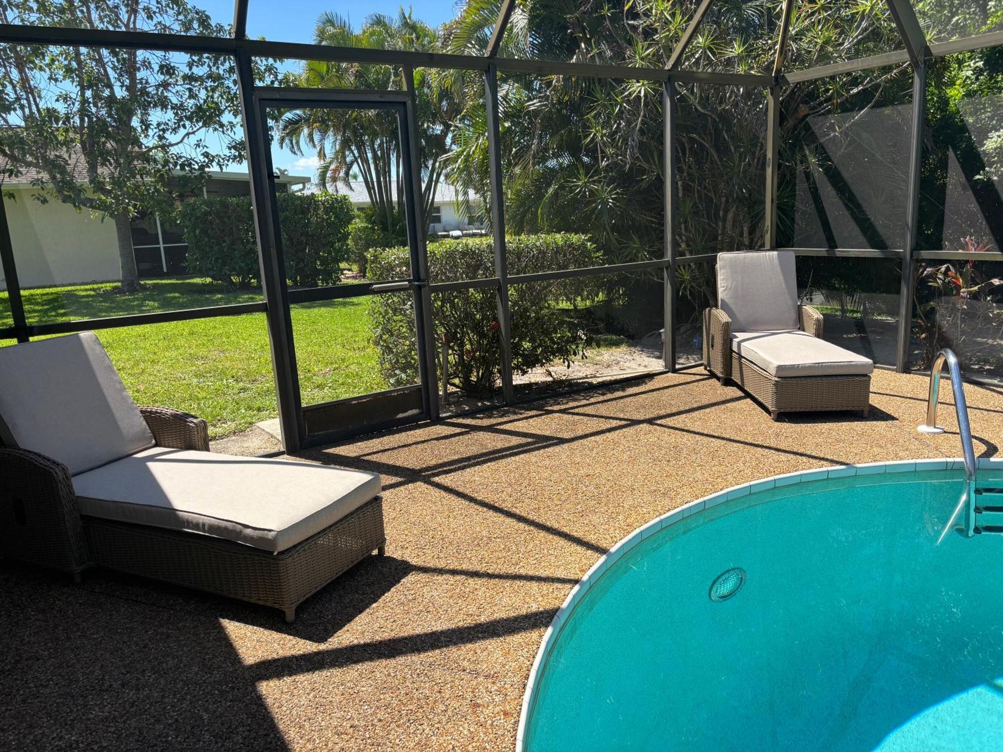 Pool Home With A New Sparkling Pool, Close To Beach, Lovely Lake View เนเปิลส์ ภายนอก รูปภาพ