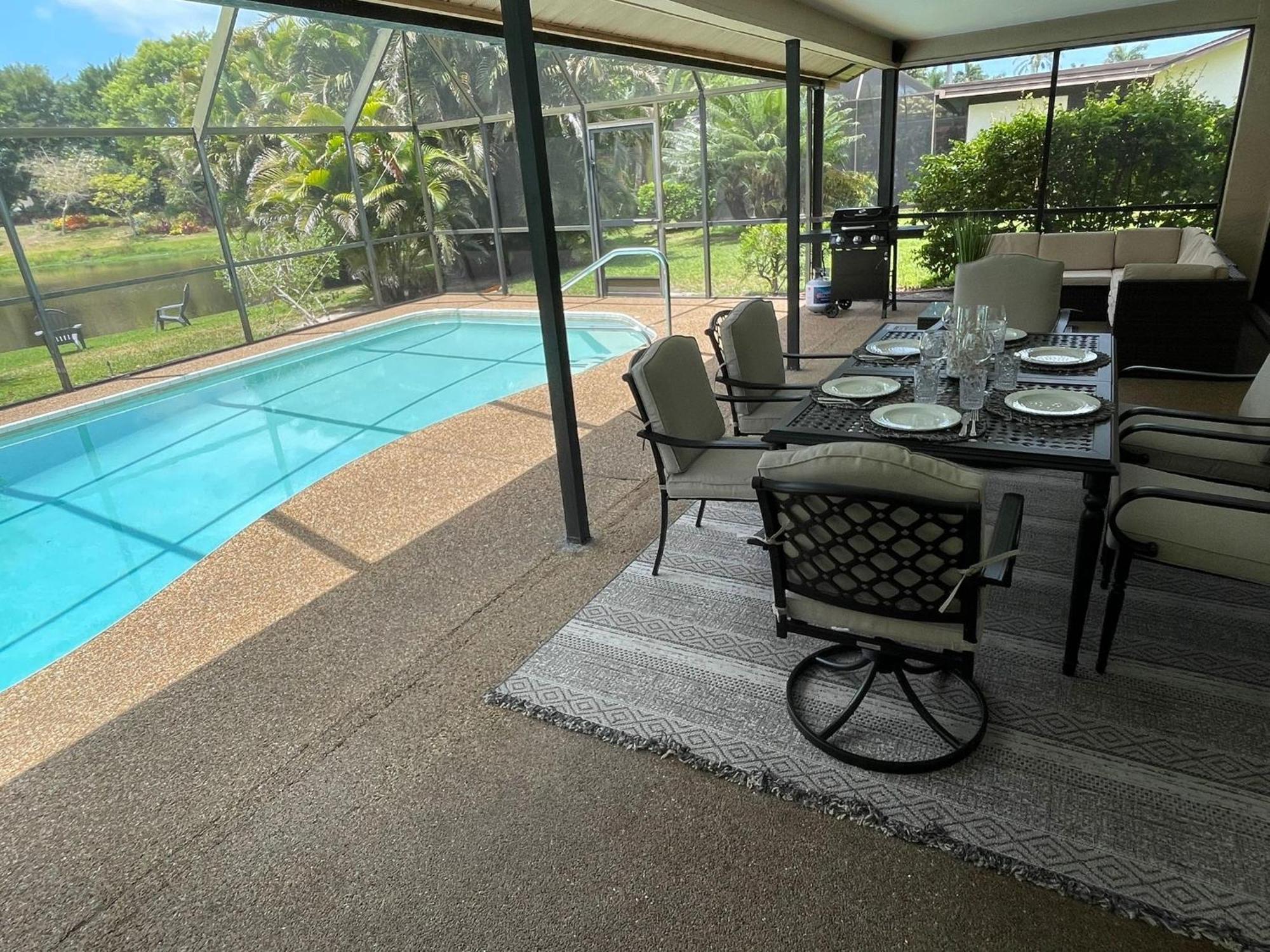 Pool Home With A New Sparkling Pool, Close To Beach, Lovely Lake View เนเปิลส์ ภายนอก รูปภาพ