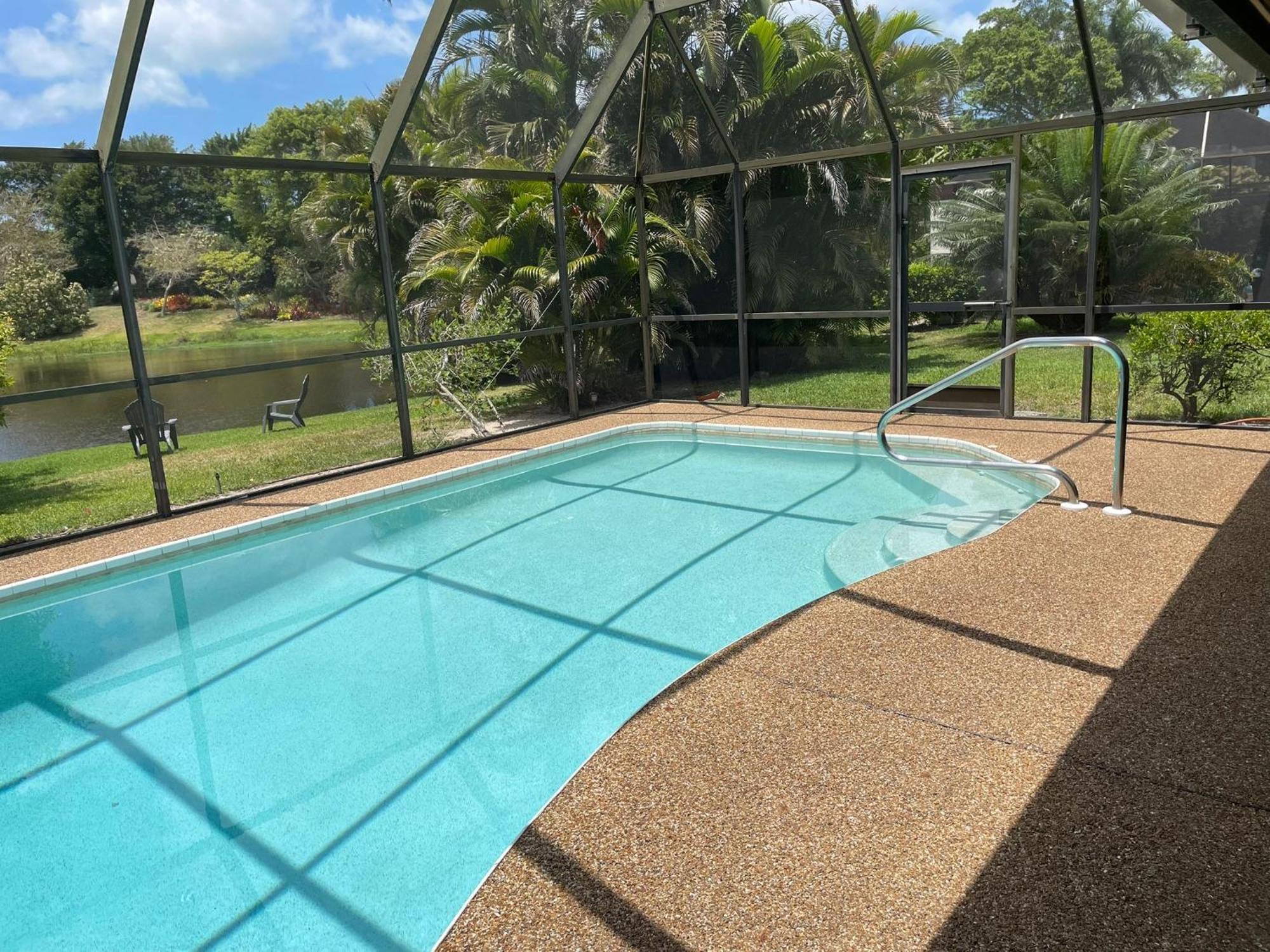 Pool Home With A New Sparkling Pool, Close To Beach, Lovely Lake View เนเปิลส์ ภายนอก รูปภาพ